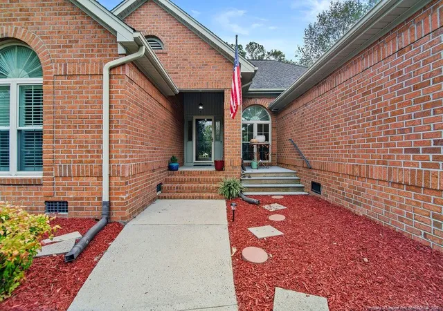 Photo 2 of Single family home for sale at 4030 Manchester Ln, Lumberton, NC 28360 | MLS# 767810 | Listing updated on 2026-08-16