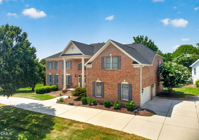 2nd image of 10618 Tarton Fields Cir, Raleigh, NC 27617 | MLS# 10186800