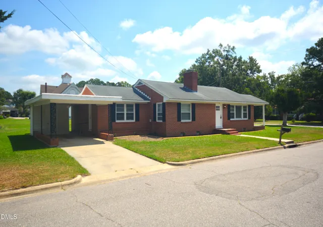 Photo 1 of Single family home for sale at 901 Cofield St, Tarboro, NC 27886 | MLS# 10186717 | Listing updated on 2026-09-20