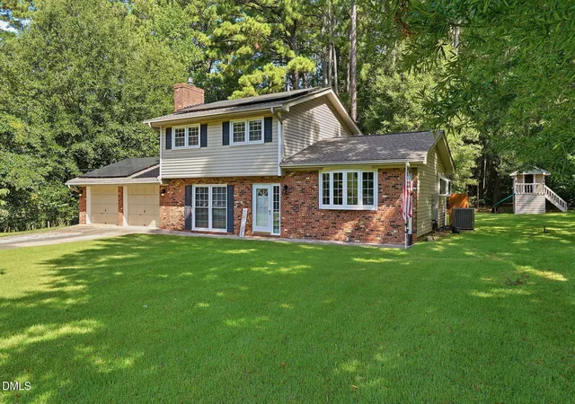 Photo 3 of Single family home for sale at 5009 Stockton Dr, Raleigh, NC 27606 | MLS# 10188613 | Listing updated on 2026-08-26