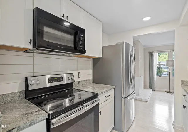 Photo 3 of Sale Pending at 7728 Crown Crst Ct, Raleigh, NC 27615 | MLS# 10186761 | Listing updated on 2026-08-31
