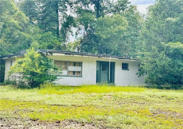 Photo 1 of Single family home for sale at 1130 W New Hampshire Ave, Southern Pines, NC 28387 | MLS# 767419 | Listing updated on 2026-08-24