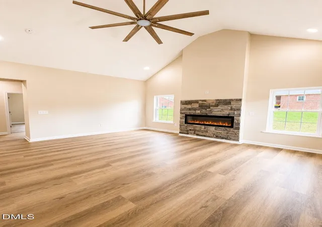 3rd image of 404 Holmes St, Clinton, NC 28328 | MLS# 10188056