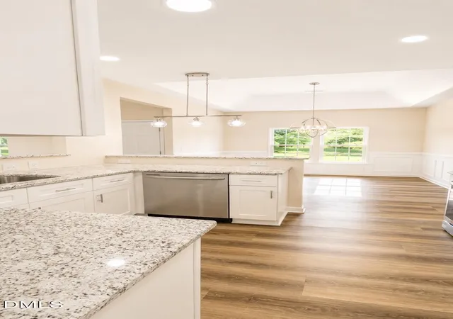 5th image of 404 Holmes St, Clinton, NC 28328 | MLS# 10188056