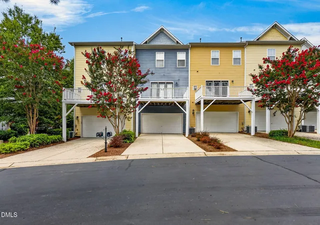 3rd image of 315 Kinellan Ln, Cary, NC 27519 | MLS# 10186884
