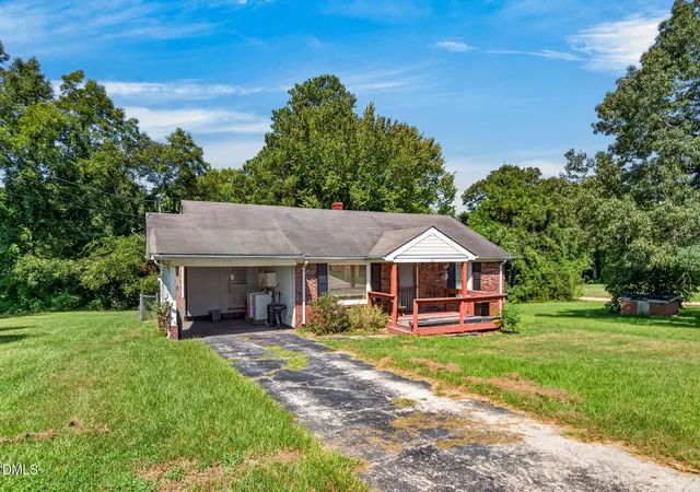 Photo 3 of Single family home for sale at 43 N Carrie St, Coats, NC 27521 | MLS# 10187038 | Listing updated on 2026-08-19
