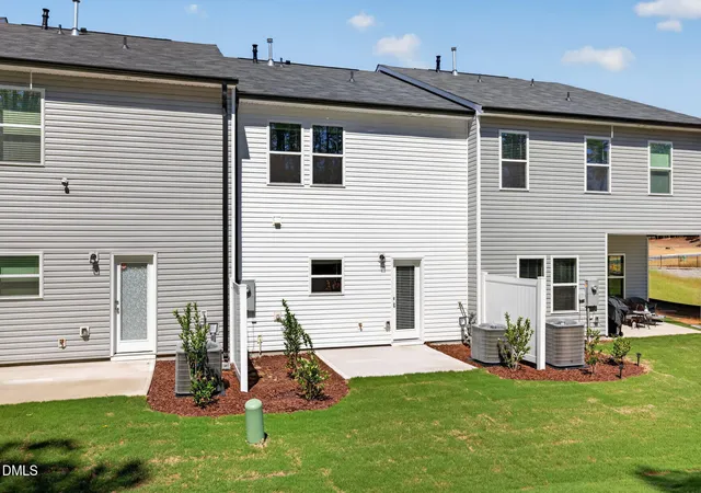 Photo 30 of Townhouse for sale at 424 Barrington Ky Dr, Zebulon, NC 27597 | MLS# 10186731 | Listing updated on 2026-09-05