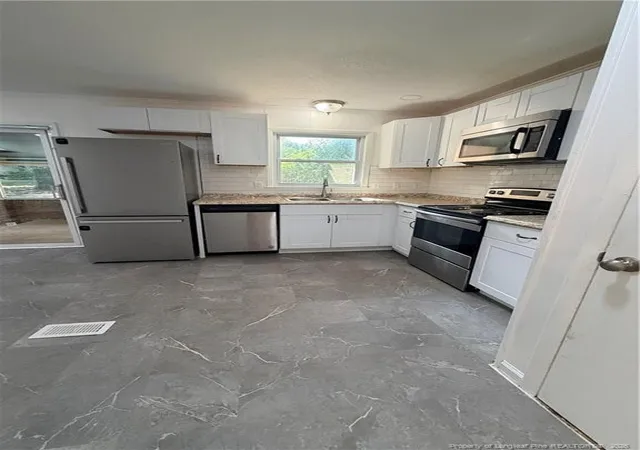 Photo 4 of Single family home for sale at 1932 Ashton Rd, Fayetteville, NC 28304 | MLS# 767823 | Listing updated on 2026-08-17