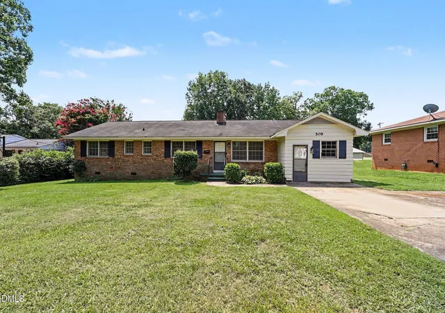 2nd image of 509 Oakwood Ln, Graham, NC 27253 | MLS# 10187111