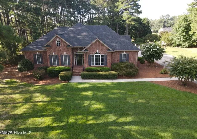Photo 4 of Single family home for sale at 104 Arrowhead Ct, Louisburg, NC 27549 | MLS# 10186997 | Listing updated on 2026-09-02