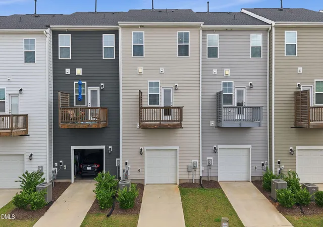 Photo 3 of Townhouse for sale at 638 Gimari Dr, Wake Forest, NC 27587 | MLS# 10187000 | Listing updated on 2026-09-30