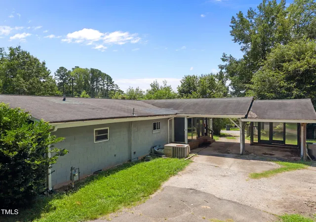 Photo 23 of Single family home for sale at 9640 Holly Springs Rd, Apex, NC 27539 | MLS# 10186799 | Listing updated on 2026-08-17