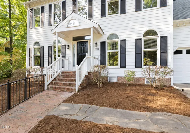 2nd image of 2204 Meade Ln, Durham, NC 27707 | MLS# 10187331
