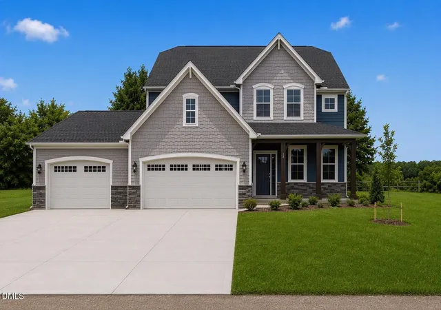 Photo 1 of Single family home for sale at 370 Glade Dr, Aberdeen, NC 28315 | MLS# 10187459 | Listing updated on 2026-08-25