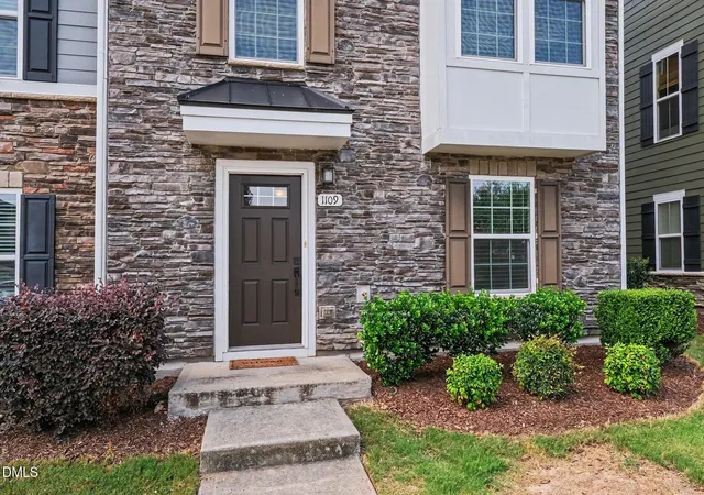 2nd image of 1109 Tender Dr, Apex, NC 27502 | MLS# 10187355