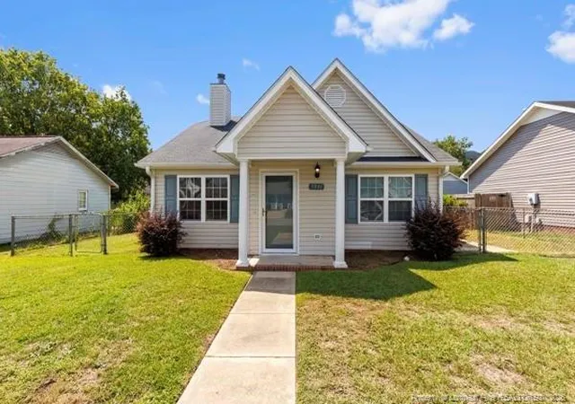 Photo 2 of Single family home for sale at 5591 Windy Knoll Pl, Fayetteville, NC 28304 | MLS# 767593 | Listing updated on 2026-09-10