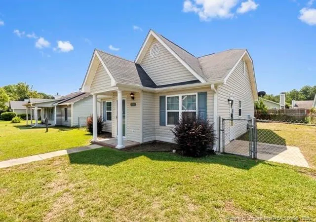 Photo 3 of Single family home for sale at 5591 Windy Knoll Pl, Fayetteville, NC 28304 | MLS# 767593 | Listing updated on 2026-09-10
