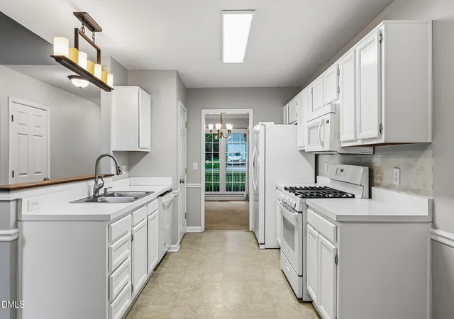 Photo 3 of Sale Pending at 113 Solstice Cir, Cary, NC 27513 | MLS# 10186817 | Listing updated on 2026-08-28