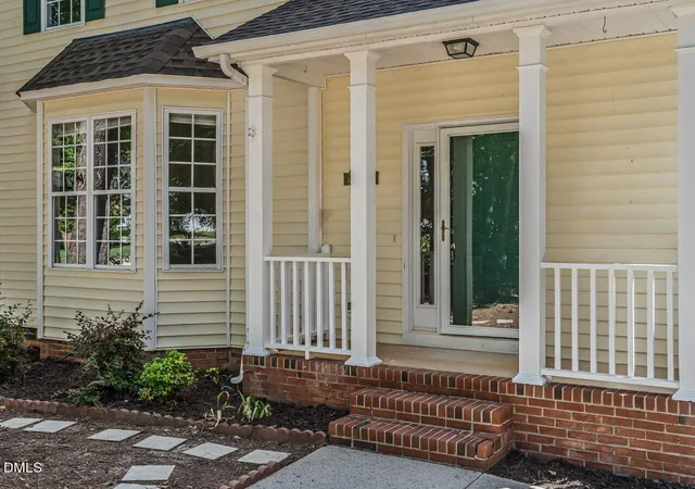 3rd image of 209 Leafgate Ct, Holly Springs, NC 27540 | MLS# 10187893