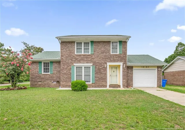 2nd image of 1568 Rossmore Dr, Fayetteville, NC 28314 | MLS# 766039