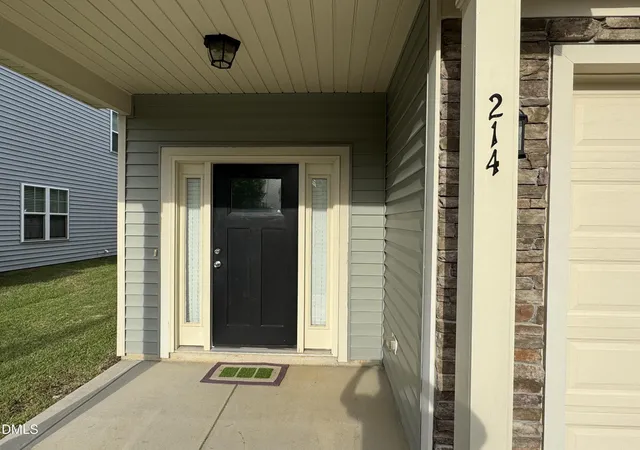 3rd image of 214 Marsh Creek Dr, Garner, NC 27529 | MLS# 10186832