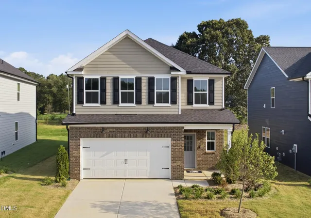 Photo 1 of Single family home for sale at 725 Wicklow Hall Dr, Fuquay Varina, NC 27526 | MLS# 10186848 | Listing updated on 2026-08-25