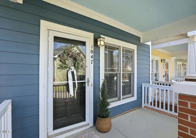 2nd image of 1047 Mica Lamp Ct, Apex, NC 27502 | MLS# 10187076