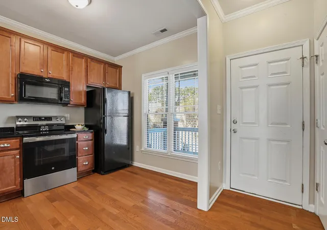 Photo 4 of Townhouse for sale at 1047 Mica Lamp Ct, Apex, NC 27502 | MLS# 10187076 | Listing updated on 2026-08-28