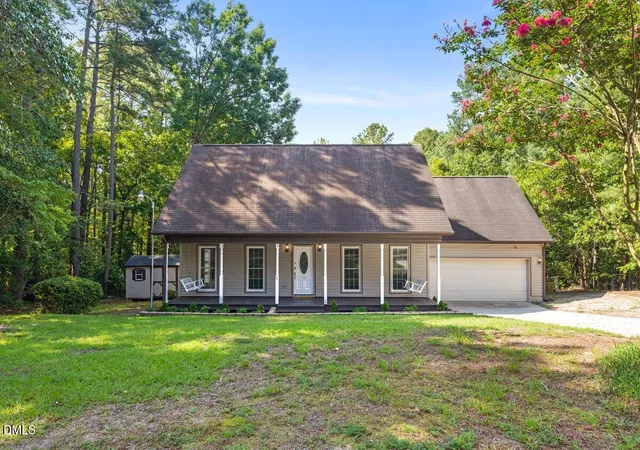 1st image of 424 Newburgh Dr, Fayetteville, NC 28311 | MLS# 10187795