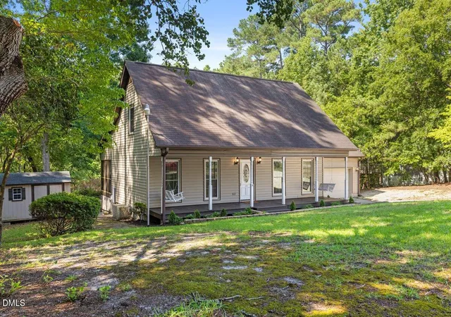 3rd image of 424 Newburgh Dr, Fayetteville, NC 28311 | MLS# 10187795