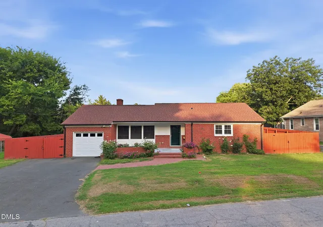 3rd image of 442 Pearl St, Henderson, NC 27536 | MLS# 10186883