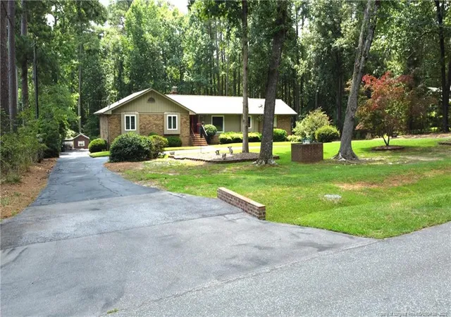 3rd image of 607 Pineknoll Dr, Sanford, NC 27330 | MLS# 767383