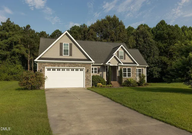 Photo 2 of Single family home for sale at 1006 Braswell Rd, Goldsboro, NC 27530 | MLS# 10186985 | Listing updated on 2026-08-18