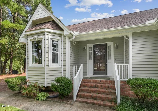 5th image of 114 Lakeside Cir, Willow Springs, NC 27592 | MLS# 10187985