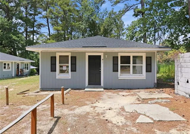 3rd image of 421 Squirrel St, Fayetteville, NC 28303 | MLS# 767878