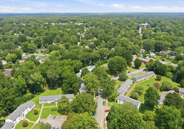 5th image of 1400 Roslyn Dr, Burlington, NC 27215