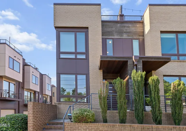 Photo 2 of Townhouse for sale at 505 W Lenoir St, Raleigh, NC 27601 | MLS# 10189201 | Listing updated on 2026-09-07