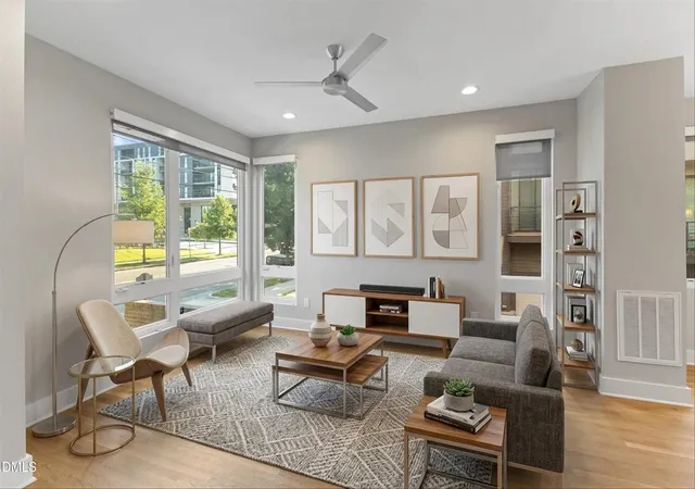 Photo 4 of Townhouse for sale at 505 W Lenoir St, Raleigh, NC 27601 | MLS# 10189201 | Listing updated on 2026-09-07