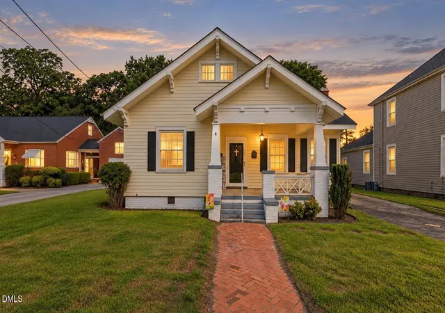 Single family home for sale at 313 N Breazeale Ave, Mount Olive, NC 28365 | MLS# 10186980