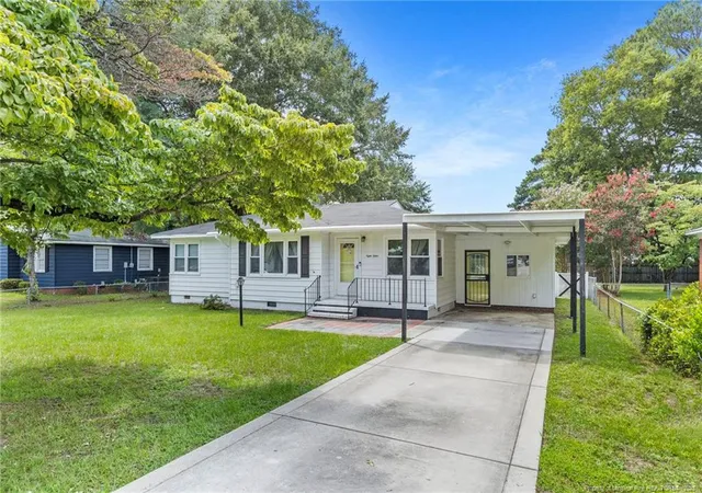 Photo 2 of Single family home for sale at 812 Poplar Dr, Fayetteville, NC 28304 | MLS# 767898 | Listing updated on 2026-08-25