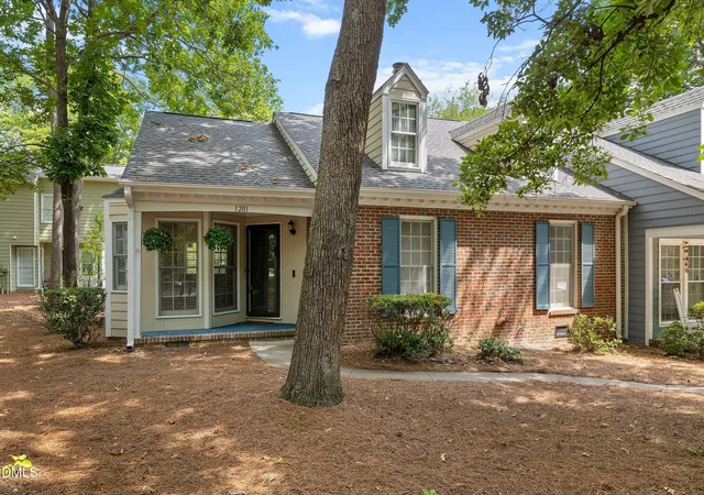 2nd image of 1201 Deptford Ct, Raleigh, NC 27609 | MLS# 10187828
