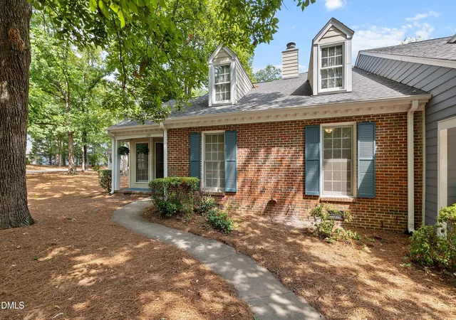 4th image of 1201 Deptford Ct, Raleigh, NC 27609 | MLS# 10187828