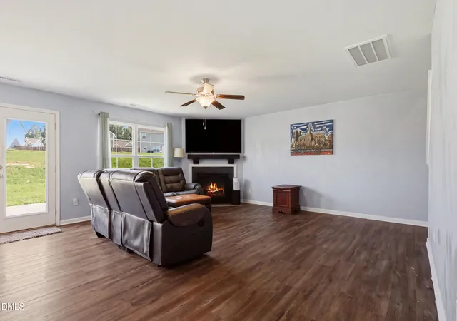 Photo 3 of Single family home for sale at 180 Brassfield Dr, Burlington, NC 27217 | MLS# 10187092 | Listing updated on 2026-08-25