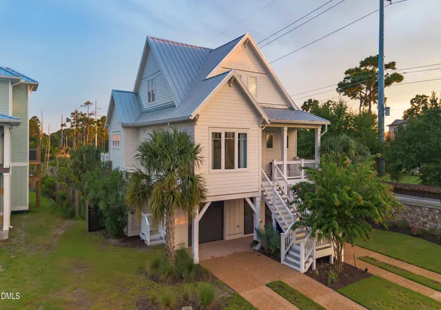 Photo 1 of Single family home for sale at 104 Mistiflower Ct, Wilmington, NC 28412 | MLS# 10187600 | Listing updated on 2026-08-21