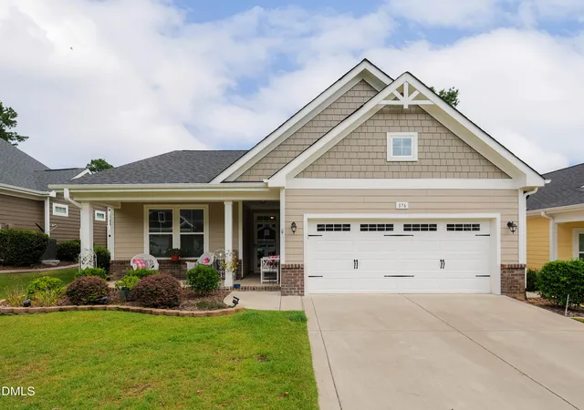 Photo 3 of Single family home for sale at 176 Glenwood Ct, Spring Lake, NC 28390 | MLS# 10187819 | Listing updated on 2026-09-10