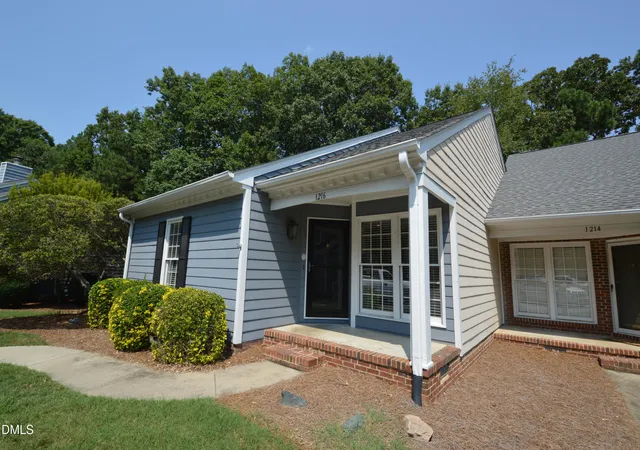 2nd image of 1216 Deptford Ct, Raleigh, NC 27609 | MLS# 10187129
