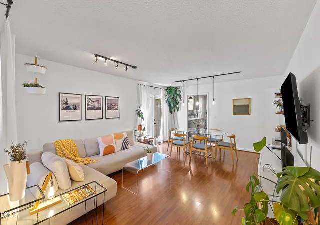 5th image of 812 S Bloodworth St, Raleigh, NC 27601 | MLS# 10187124