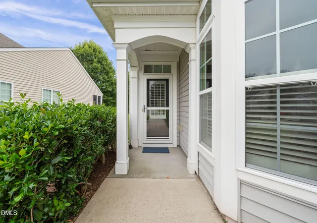 3rd image of 801 Burnaby Ct, Cary, NC 27519 | MLS# 10188132
