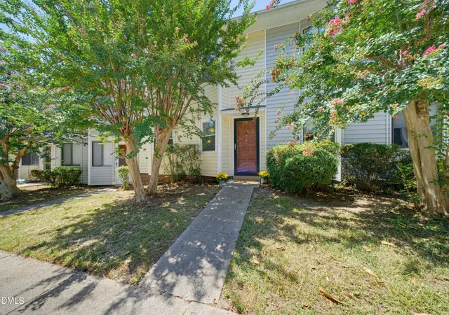 2nd image of 502 Garner Townes Ln, Garner, NC 27529 | MLS# 10187174