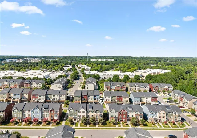 3rd image of 2020 Old Chapman Dr, Apex, NC 27502 | MLS# 10187155